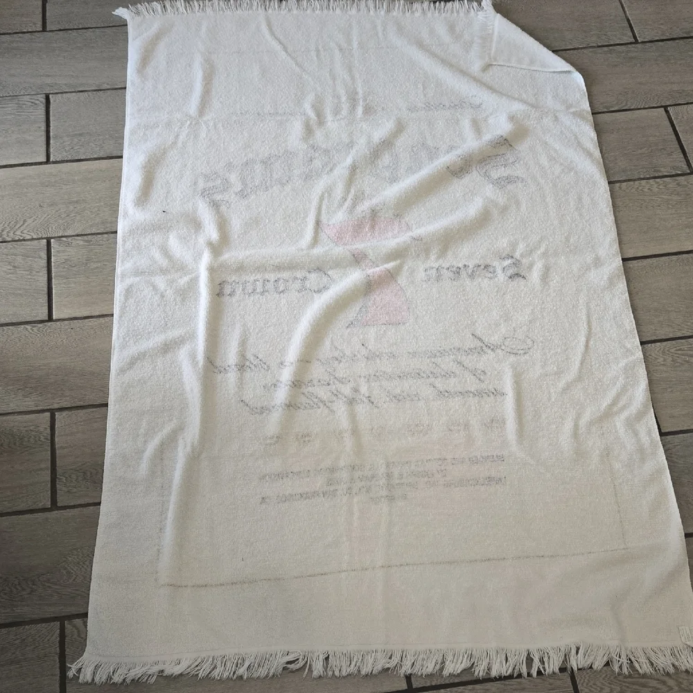 Seagrams Cream and Red Large Soft‎ and Elegant Towel